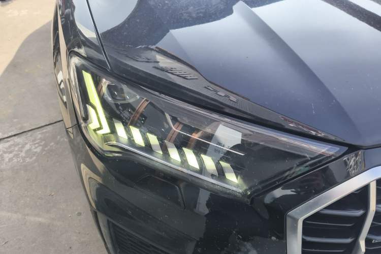 Used Audi Q7 2021 45 TFSI quattro S line Sport model