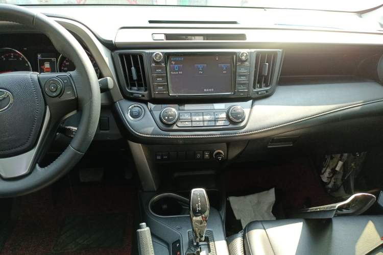 Used Toyota RAV4 2019 2.0L CVT Two-Wheel Drive Fashion X Limited Edition China V Standard