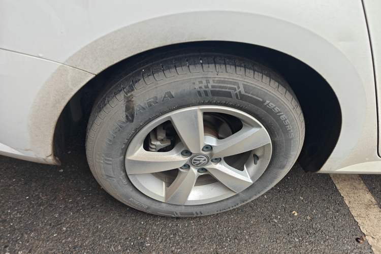 Used Volkswagen Lavida 2015 1.6L Manual Fashion Edition