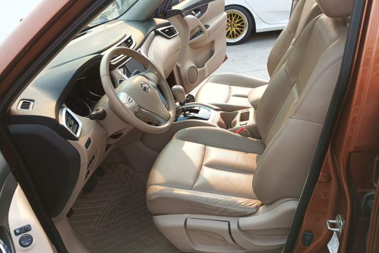 Used Nissan X-Trail 2014 2.0L CVT Comfort Edition 2WD Left Front Seat