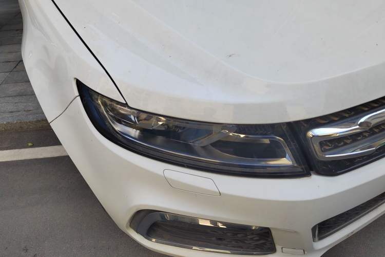 Used Zotye T600 2016 Sport Edition 2.0T DCT Luxury Model Right Front Headlight