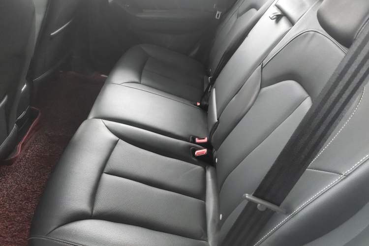 Used Roewe RX5 2016 30T Two-Wheel Drive Automatic Internet Smart Edition Left Rear Seat