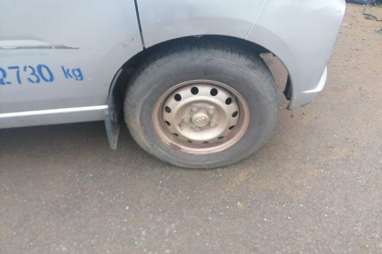 Used Foton Xiangling V  Right Front Wheel Hub