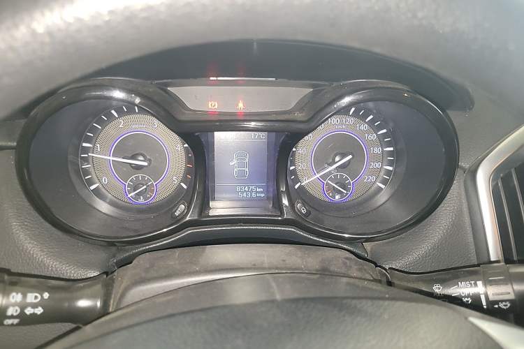 Used JMC Yuhu 5 2018 2.4T Classic Edition Diesel Manual Two-Wheel Drive Luxury Long-Wheelbase JX4D24A5L