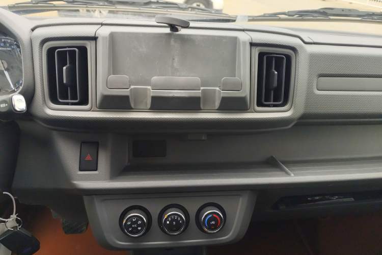 Used Karry Jiangtun E5 2024 268 km Range Open-Window 6-Seater Version
