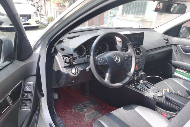 Used Mercedes-Benz C-Class 2010 C 180K Classic model