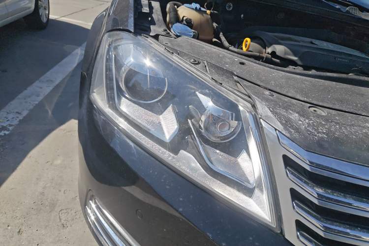 Used Volkswagen Magotan 2016 1.8TSI Smart Comfort Model Right Front Headlight