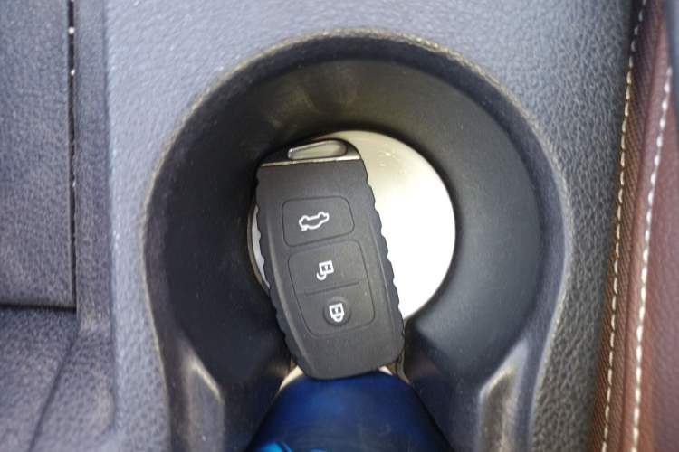 Used Bestune X40 2018 Internet Celebrity Edition 1.6L Manual Connected Smart Cool Type Vehicle Key