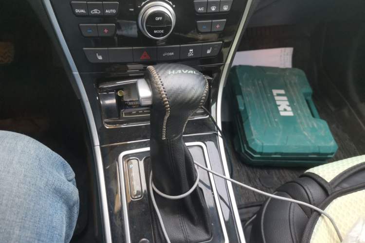 Used Haval H2 2017 Red-Label 1.5T Automatic Two-Wheel Drive Luxury Model Gear Lever