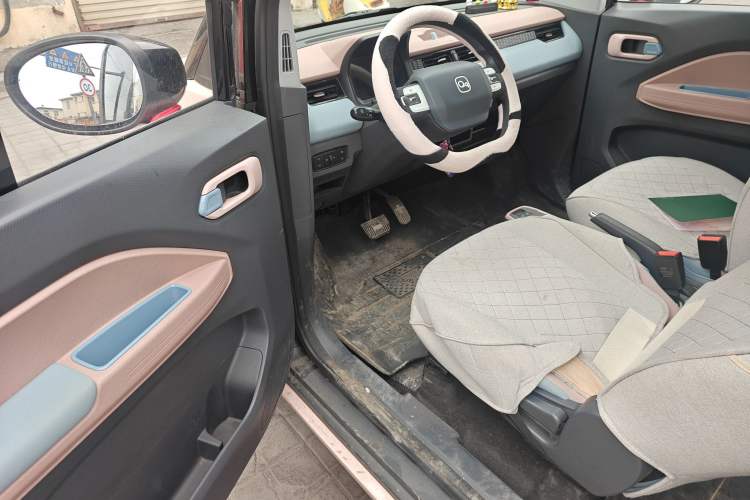 Used Chery QQ Ice Cream 2025 Model 205km Sundae Edition
