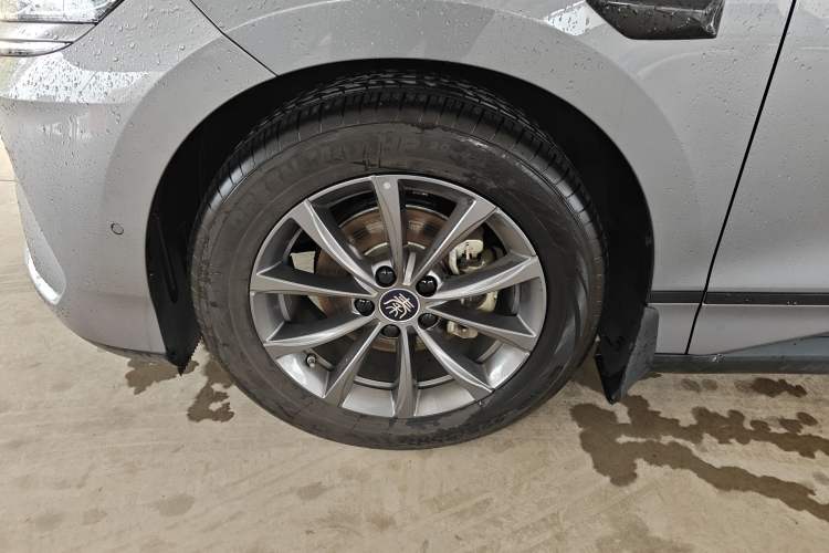 Used BYD Qin L 2025 EV 470KM Leading Edition Left Front Wheel Hub