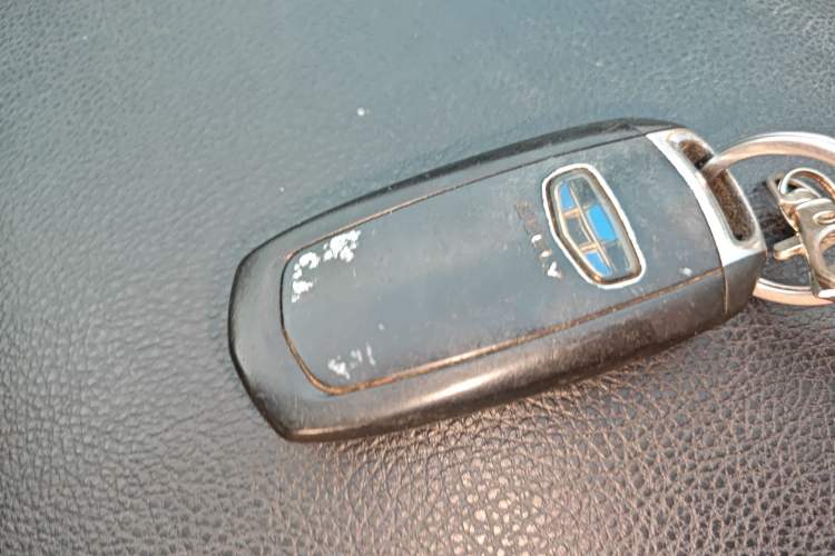 Used Geely Auto Vision X6 2016 1.8L Manual Luxury Model
