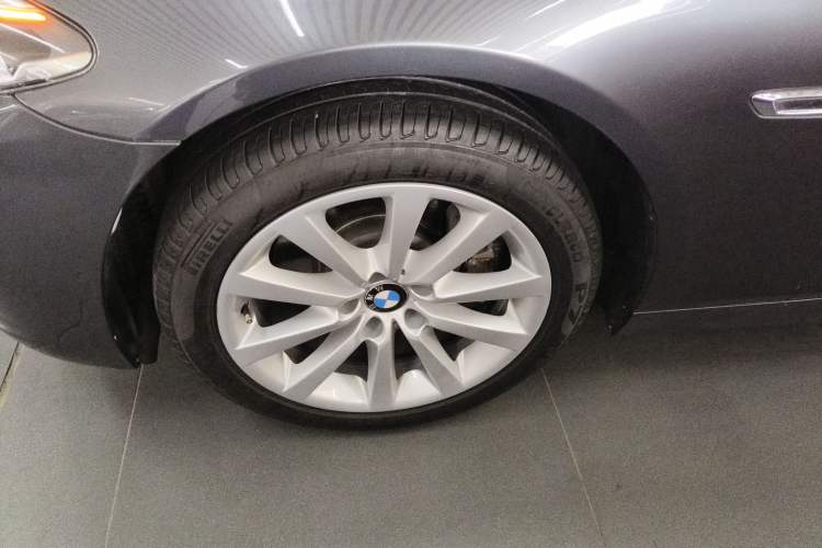 Used BMW 5 Series 2015 535Li Leading Model
