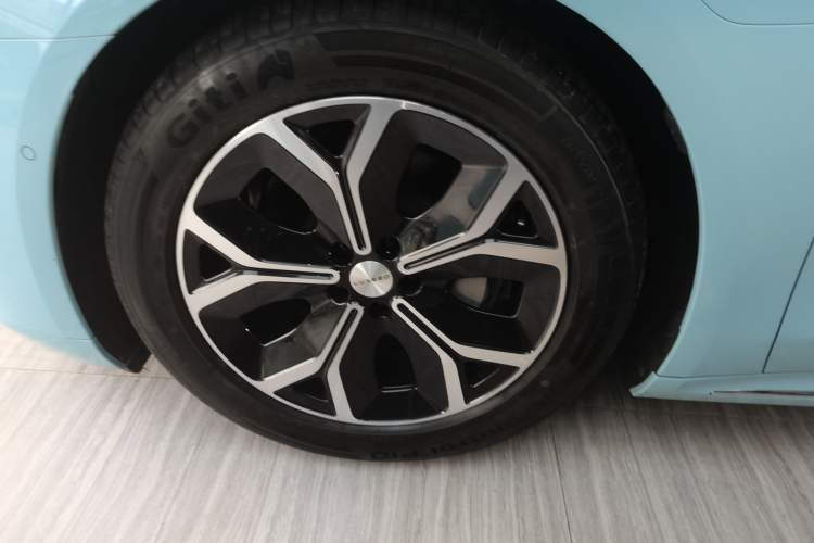 Used Hima Luxeed S7 2025 705 km Pro
