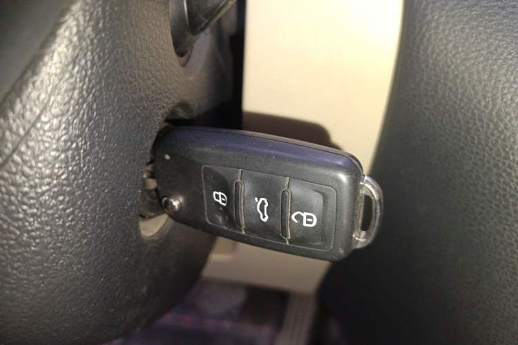 Used Volkswagen Sagitar 2012 1.6L Automatic Comfort Edition Vehicle Key