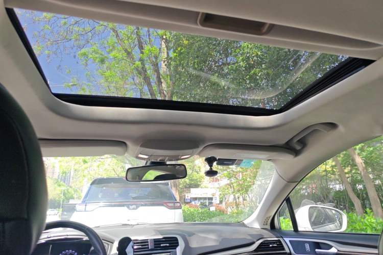 Used Ford Mondeo 2013 2.0L GTDi 200 Luxury Model Headliner