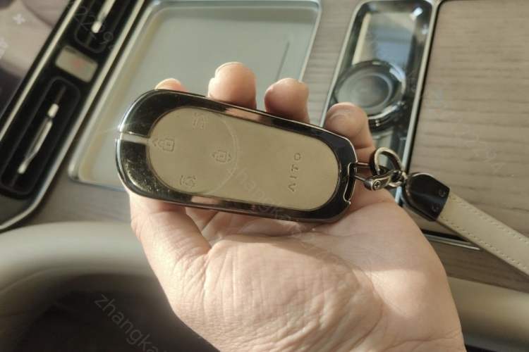 Used Hima AITO M9 2024 Range-Extended Ultra Version 52 kWh 6-Seater Model Interior 1