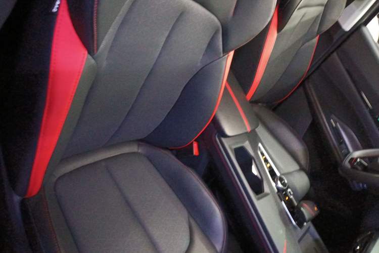 Used CHANGAN OSHAN Z6 2022 Blue Whale 1.5T DCT Smart Edition Right Front Seat