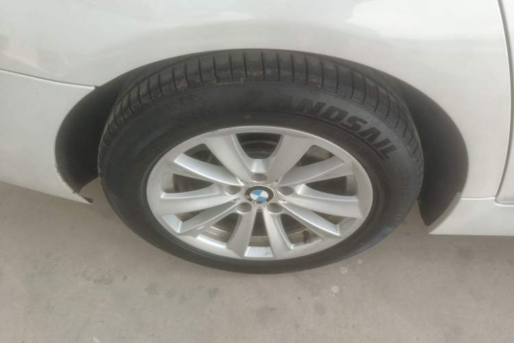 Used BMW 5 Series 2014 520Li Elegant Model
