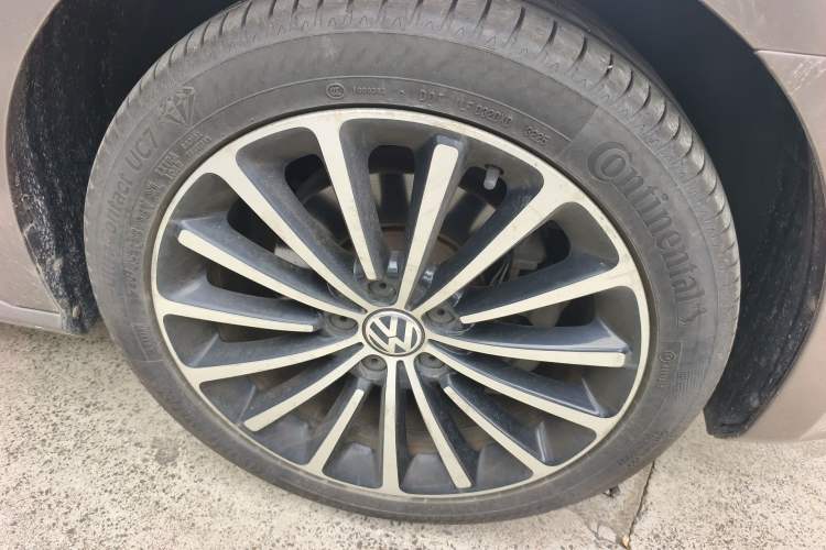 Used Volkswagen Passat 2014 1.8TSI DSG 30th Anniversary Edition