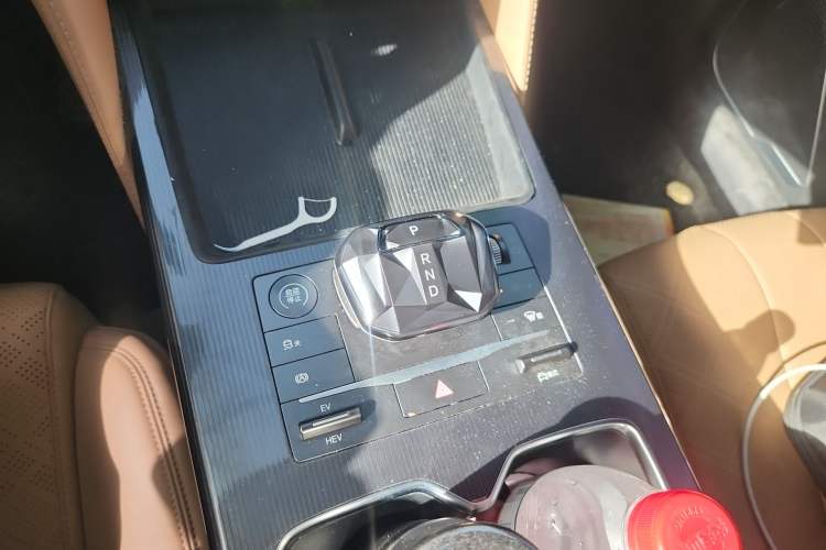 Used BYD Song L DM-i 2024 112 km Leading Edition Gear Lever