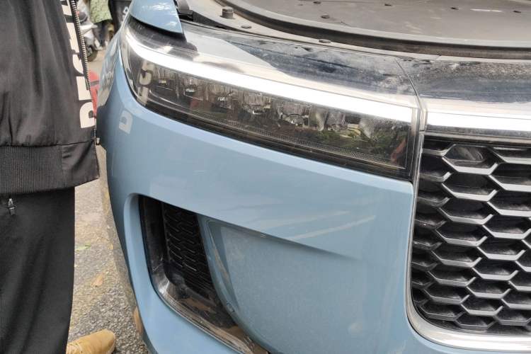 Used Li Auto ONE 2021 Extended-Range 6-Seater Version Right Front Headlight