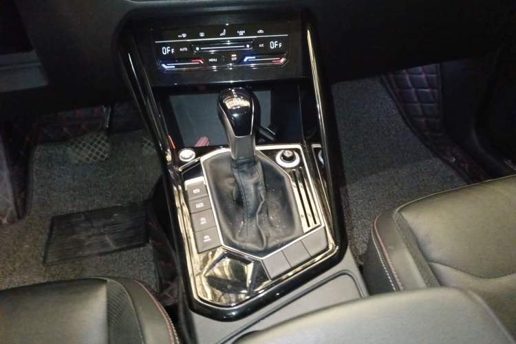 Used Volkswagen Tayron 2020 330TSI Two-Wheel Drive Luxury Smart Connectivity Version
