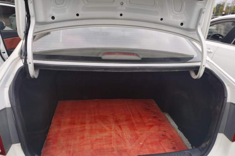 Used Kia K2 2015 Sedan 1.4L MT GLS