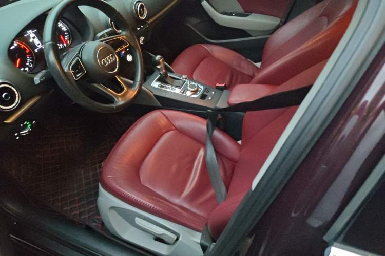 Used Audi A3 2017 Limousine 35 TFSI Ambition Edition Left Front Seat