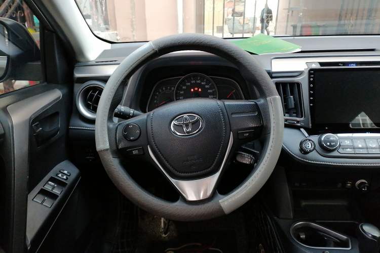 Used Toyota RAV4 2019 2.0L CVT Two-Wheel Drive Pioneer Edition China V Standard
