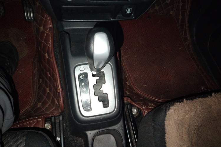 Used Suzuki Jimny 2015 1.3 AT JLX Gear Lever