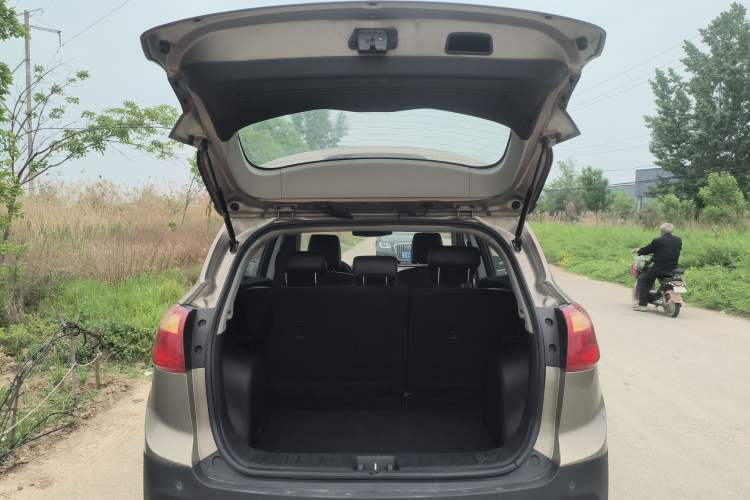 Used JAC Group Refine S3 2016 1.5L Manual Luxury Smart Version Trunk