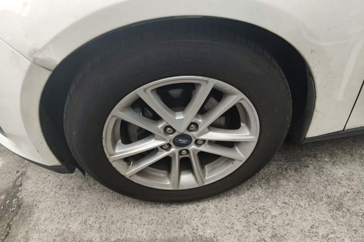 Used Ford Focus 2015 Sedan 1.6L Automatic Trend Model
