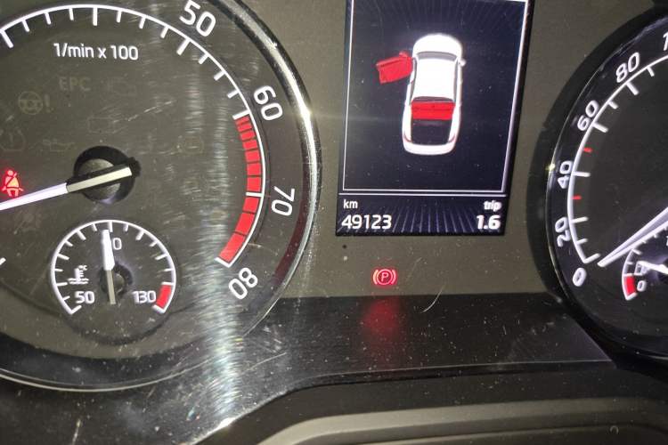 Used Skoda Superb 2016 TSI330 DSG Innovation Edition Odometer Close Up