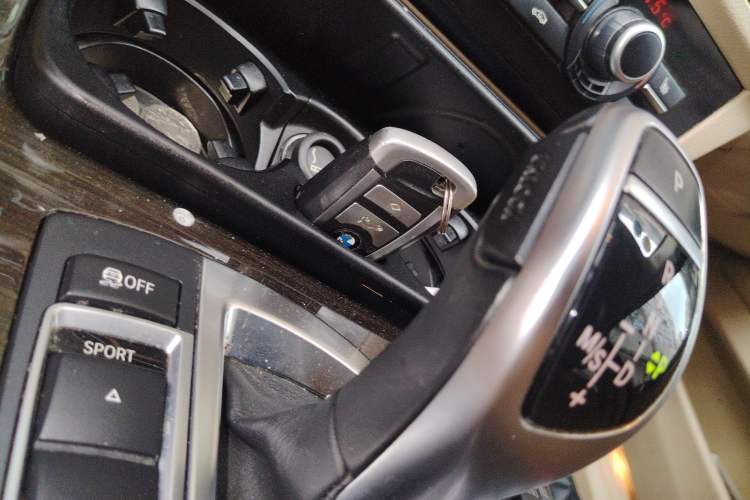 Used BMW 5 Series 2011 535Li Leading Model Vehicle Key