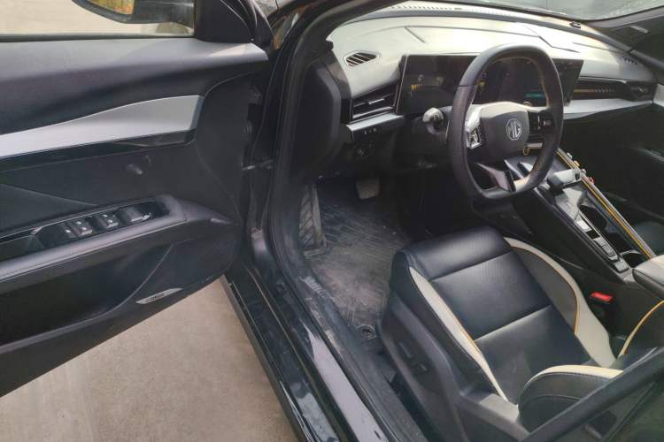 Used MG 5 Scorpio 2022 1.5T Trophy Sport Luxurious Edition
