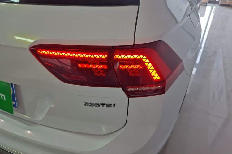 Used Volkswagen Tiguan L 2018 330TSI Automatic Two-Wheel Drive Flagship Edition Right Rear Taillight