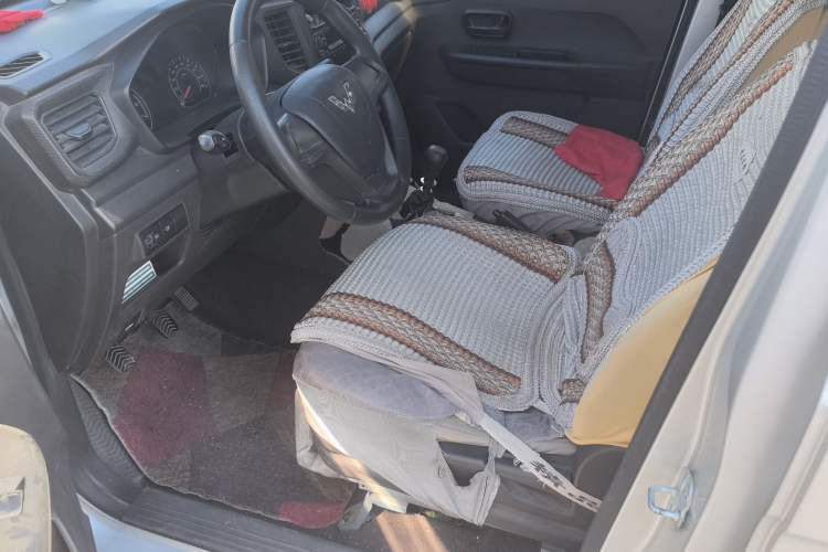 Used Wuling Hongguang V 2019 1.5L Base Window-Sealed Vehicle China VI LAR