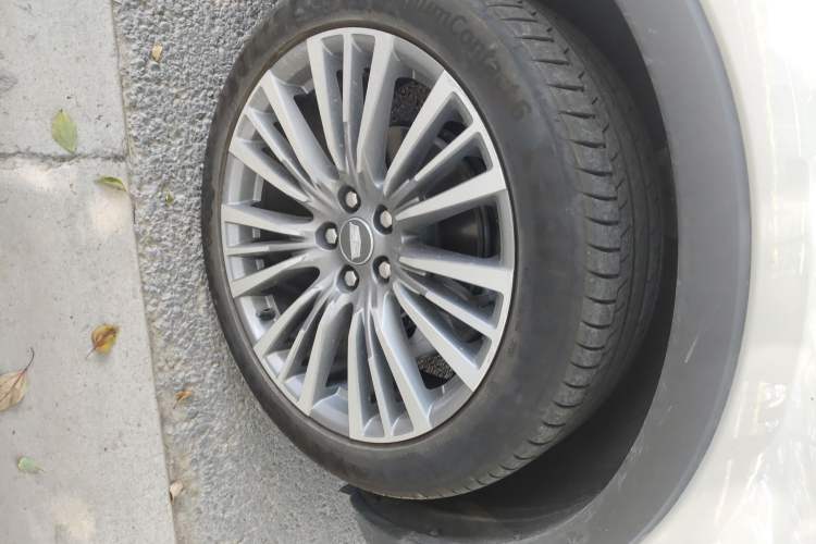 Used Cadillac XT4 2024 28T Two-Wheel-Drive Prestige Version