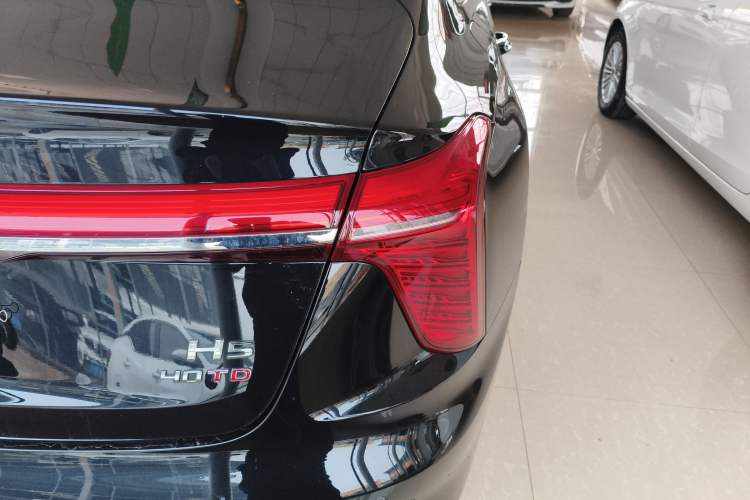 Used Hongqi H5 2025 2.0T Automatic Flag Edition – 500 000 Units Commemorative Version
