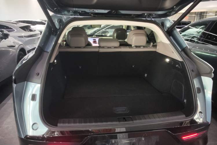 Used Zeekr 7X 2025 100kWh Long-Range All-Wheel Drive Intelligent Driving Version Trunk