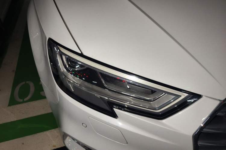 Used Audi A3 2020 Sportback 35 TFSI Sporty Model China VI Right Front Headlight