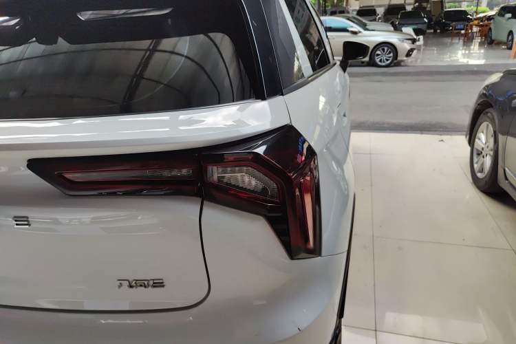 Used Geometry E Firefly 2024 401km Starlight
