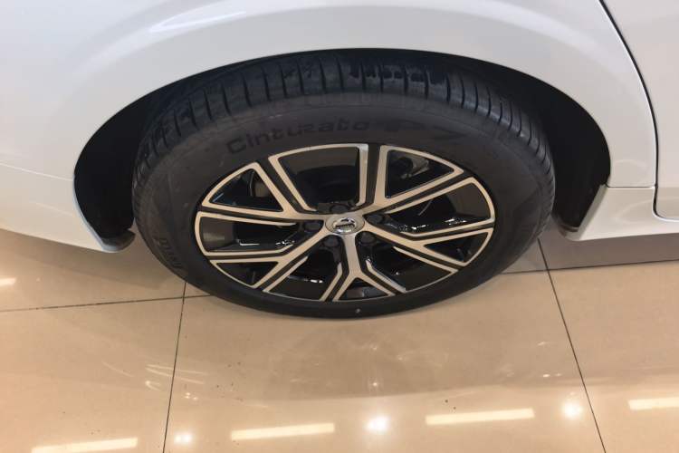 Used Volvo S60 2024 B4 Zhiyi Luxury Edition