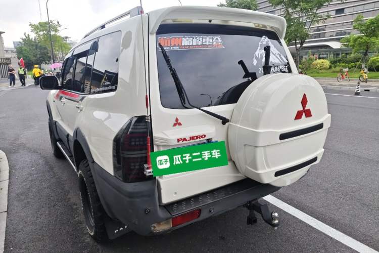 Used Mitsubishi Pajero 2011 V73 3.0L AT GLX
