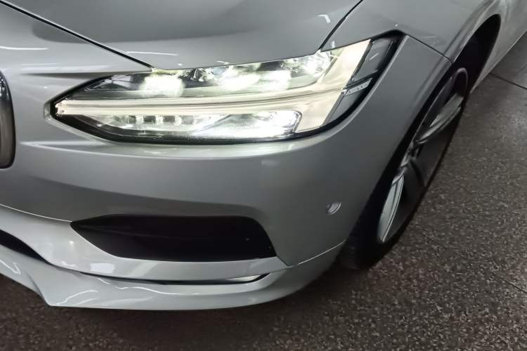 Used Volvo S90 2018 T4 Zhiyuan Edition
