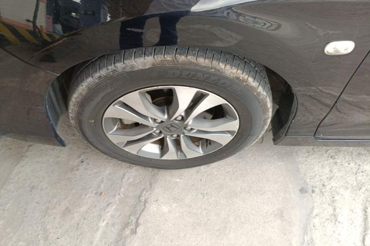 Used Honda Accord 2014 2.0L LX Comfort Edition Left Front Wheel Hub