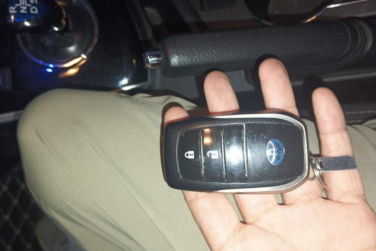 Used Toyota Corolla 2018 Dual-Engine 1.8L E-CVT Smart Edition
