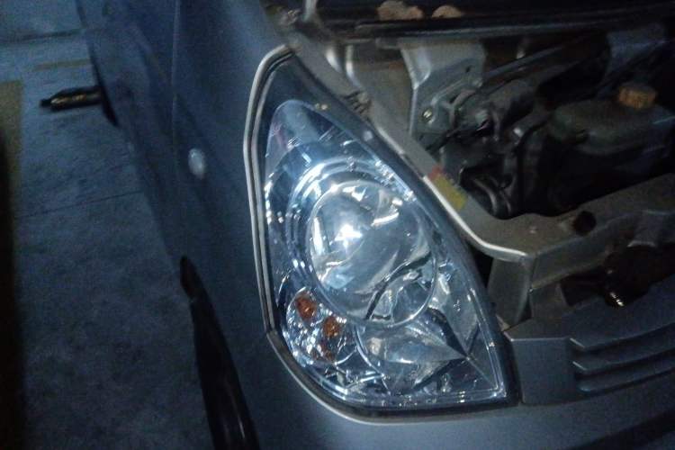 Used Wuling Rongguang S 2021 1.2L Base Model 5-Seater LSI Right Front Headlight