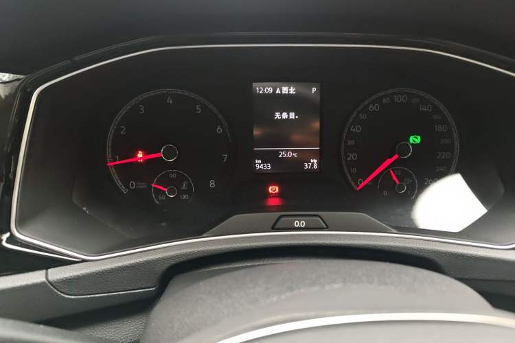 Used Volkswagen T-ROC 2019 280TSI DSG Two-Wheel Drive Comfort Version China VI Standard Odometer Close Up